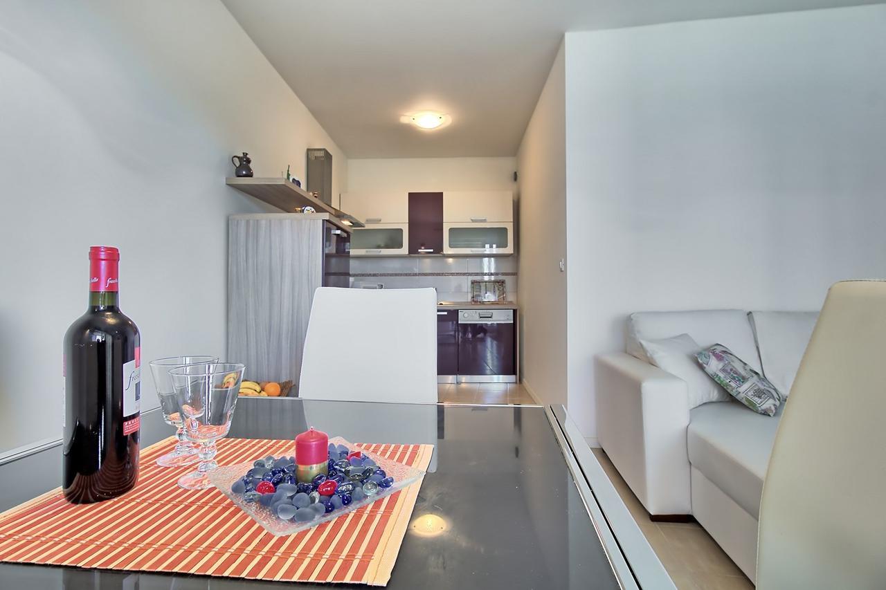 Summertime House With Apartment Умаг Экстерьер фото