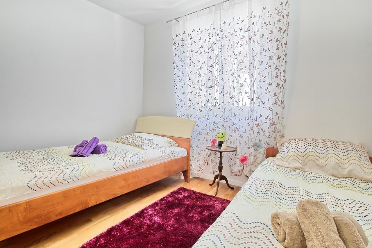 Summertime House With Apartment Умаг Экстерьер фото