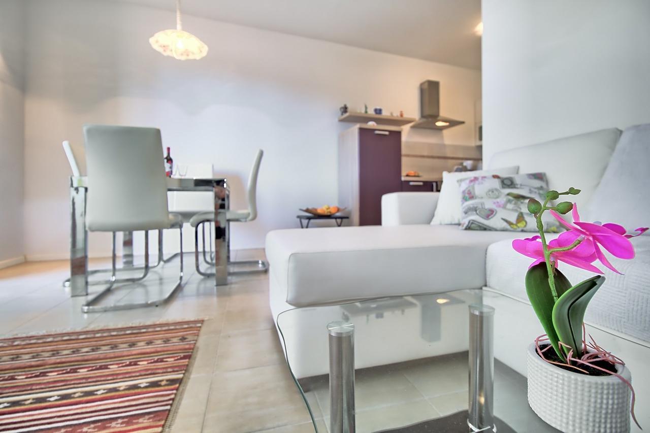 Summertime House With Apartment Умаг Экстерьер фото